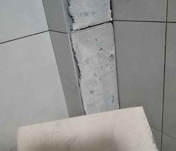 盐亭瓷砖空鼓维修公司分享下厨房瓷砖脱落的补救措施。